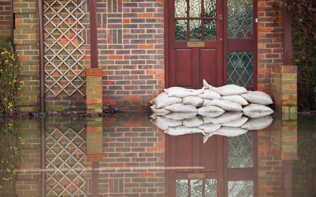 Preparing for a Flood Using Sandbags